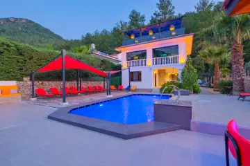 Villa Vena – 3-Bedroom Holiday Villa with Private Pool Surrounded by Nature