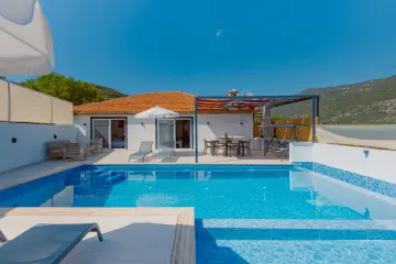 Magnificent Nature-View and Modern Villa Adalya - Capacity for 4 People