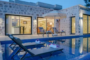 Sheltered Villa in Kalkan Islamlar | Heated Pool 2 Bedroom Villa Slim 1