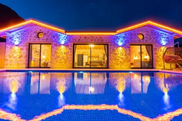 Villa Estrella – Private Honeymoon Villa with Pool & Jacuzzi in Kalkan