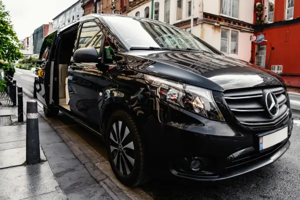 Fethiye VIP Minibüs Kiralama | Şoförlü Lüks Araç (10 Kişilik – 3 Saat)