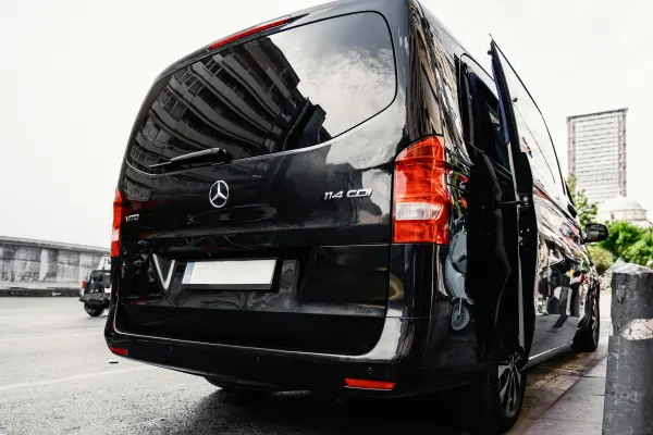 Fethiye VIP Minibüs Kiralama | Şoförlü Lüks Araç (10 Kişilik – 3 Saat)