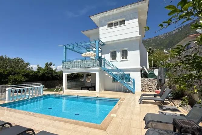 Villa Vira – Ovacık’ta Özel Havuzlu 6 Yatak Odalı Geniş Aile Villası