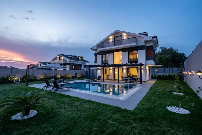 Villa Nira 1 – Hisarönü’nde Jakuzili ve Özel Havuzlu Villa