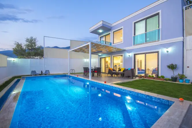 Villa Velqora Stay – Üzümlü’de Korunaklı Havuzlu Jakuzili Villa
