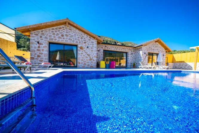 Villa Ediz - Kalkan Sarıbelen’de Doğa İçinde Muhafazakar Kiralık Villa
