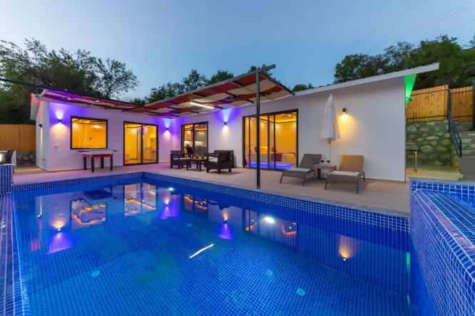 Villa Boğaziçi 3 - Kalkan Sarıbelen’de Özel Havuzlu ve Jakuzili Muhafazakar Villa